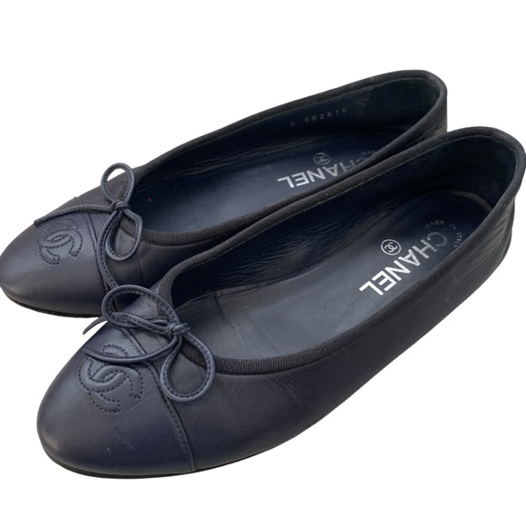 Chanel Navy Blue Leather Ballet Flats Size 37 - Picture 1 of 16